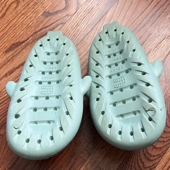 Shark Slides - Picture 2 of 2